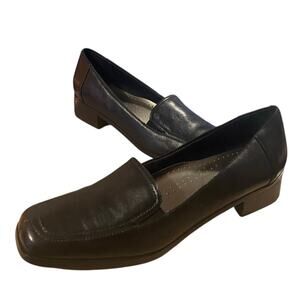 Trotters Monarch Womens Dress Shoes 9.5 Narrow Black Classic Loafers